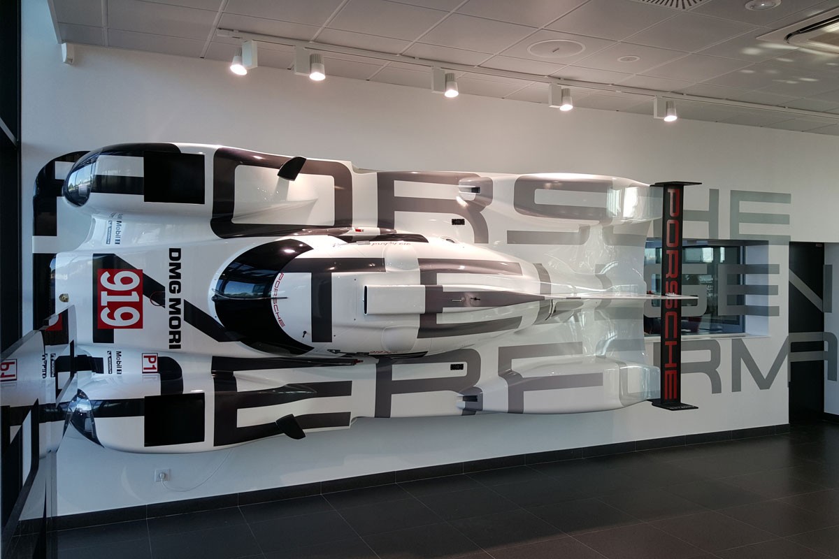 Porsche LMP1 Porsche Competence Center, LeMans France